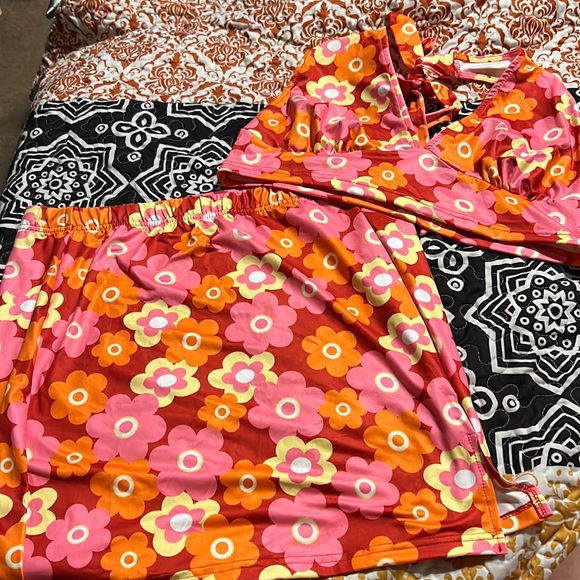 verdusa Dresses & Skirts - Verdusa halter and skirt set